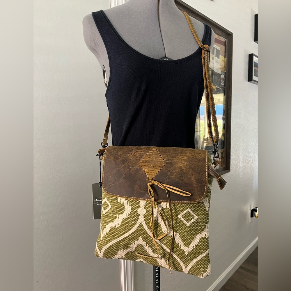 Myra Crossbody Purse / Leather and canvas / Concealed Carry / S-2585